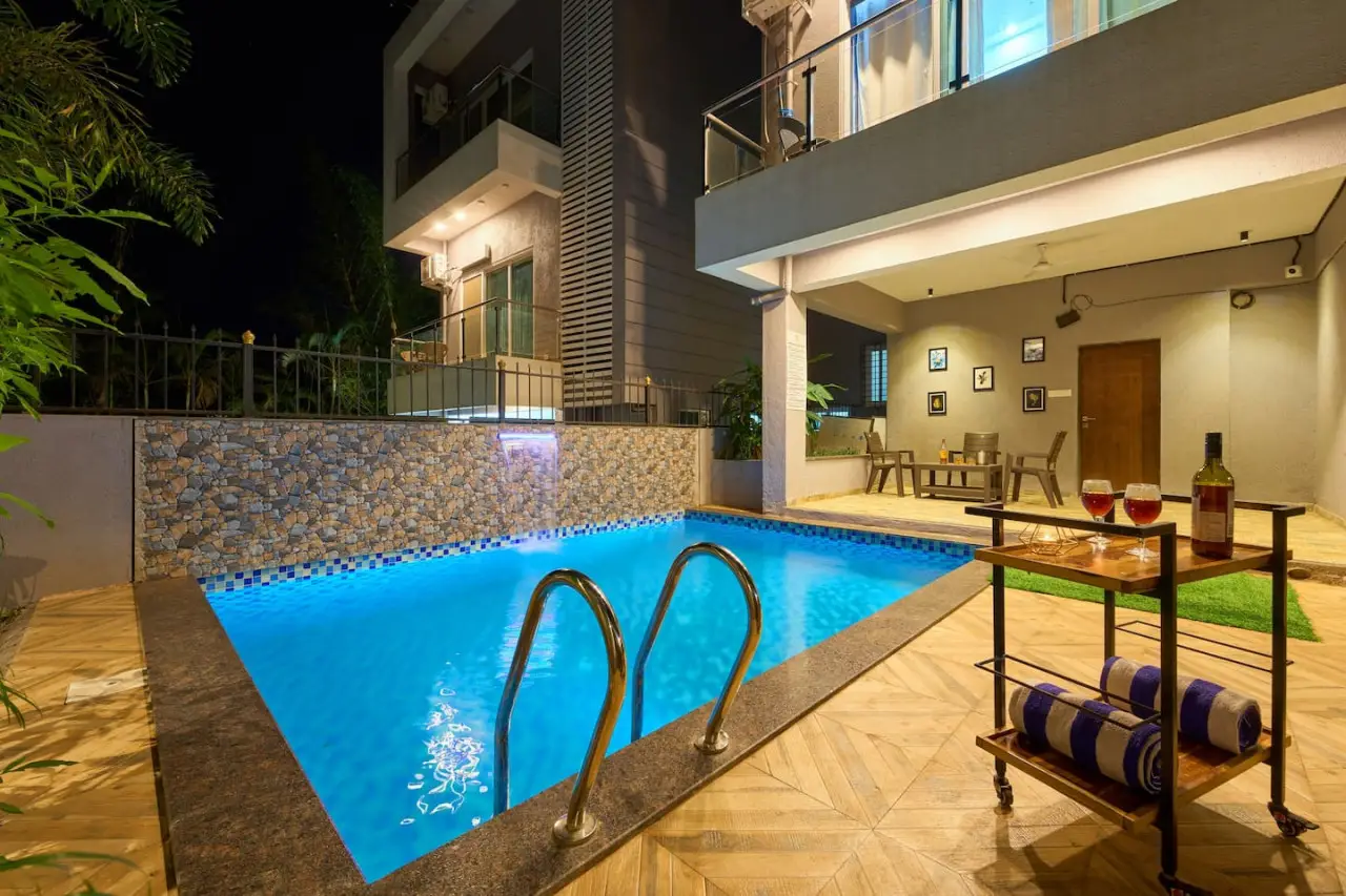 Green Oasis Villa: 4BHK Private Pool: Lonavla